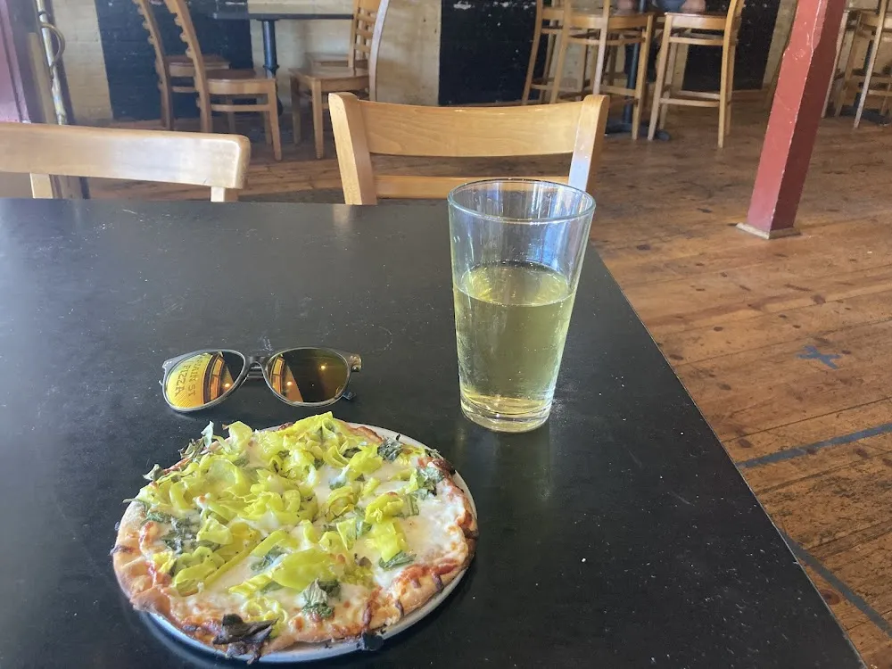 New York Style Thin Crust Pizza